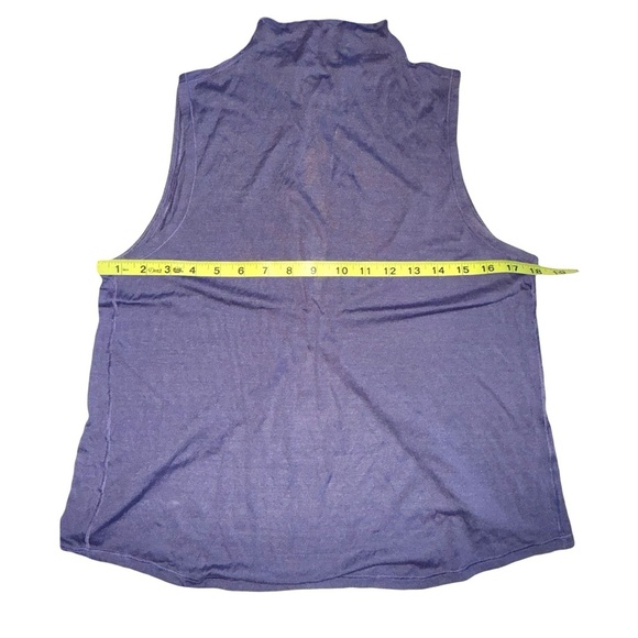 Lululemon Twist & Reach Mock Neck Tank
Heathered Aeon Fits Like 6/8 Med - Picture 5 of 8